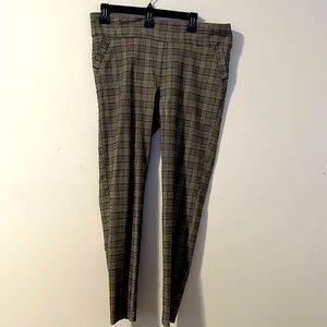 Slacks/dress pants